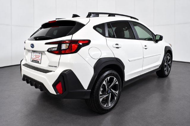 Used 2024 Subaru Crosstrek 2.0i Premium AWD/4WD image 4