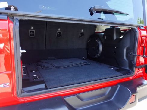 Used 2023 Jeep Wrangler Unlimited Sahara w/ Dual Top Group AWD/4WD image 26