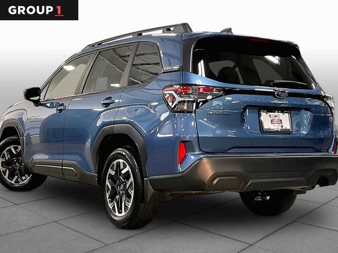 Used 2025 Subaru Forester Premium AWD/4WD image 12