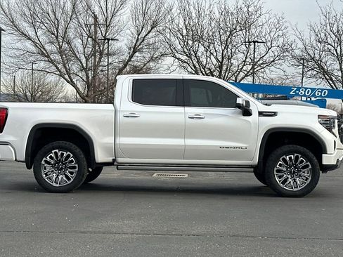 Used 2024 GMC Sierra 1500 Denali Ultimate image 3