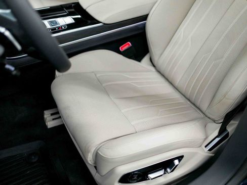 Used 2025 Audi A8 L 3.0T AWD/4WD image 49