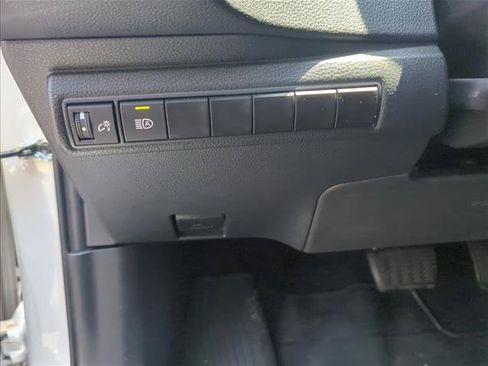 Used 2024 Toyota Corolla LE FWD image 11