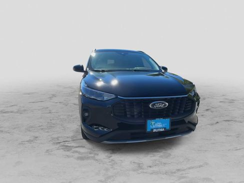 Used 2024 Ford Escape SE image 3