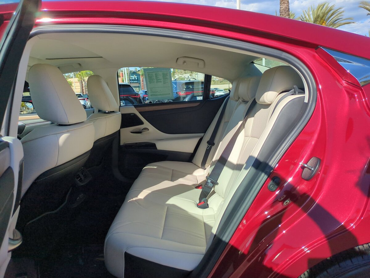 Used 2023 Lexus ES 350 Ultra Luxury w/ Accessory Package (Z1) FWD image 25