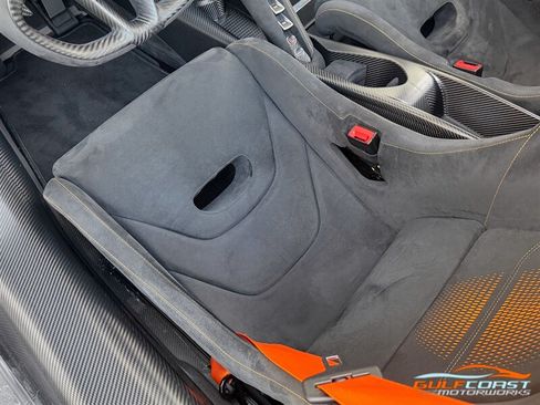 Used 2021 McLaren 765LT RWD image 26
