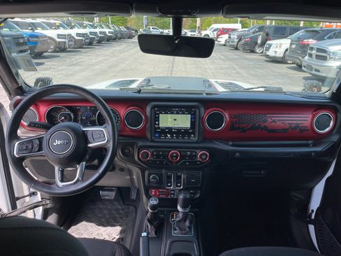 Used 2023 Jeep Wrangler Rubicon w/ Cold Weather Group AWD/4WD image 15