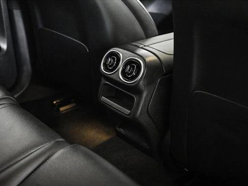 Used 2026 Mercedes-Benz GLC 300 4MATIC image 18