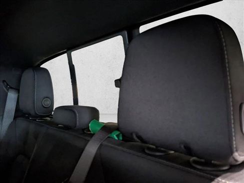 Used 2024 GMC Canyon Elevation w/ Convenience Package image 15