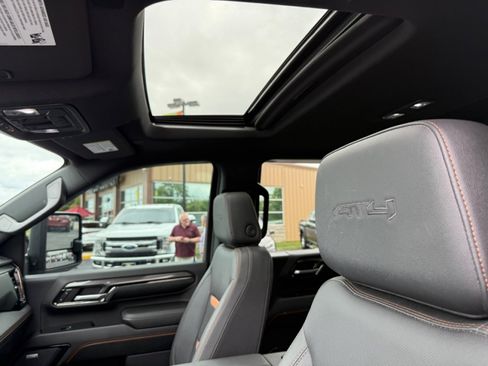 Used 2024 GMC Sierra 2500 AT4 w/ AT4 Premium Plus Package image 43