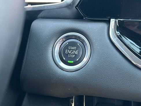 Used 2026 GMC Canyon Elevation RWD image 17