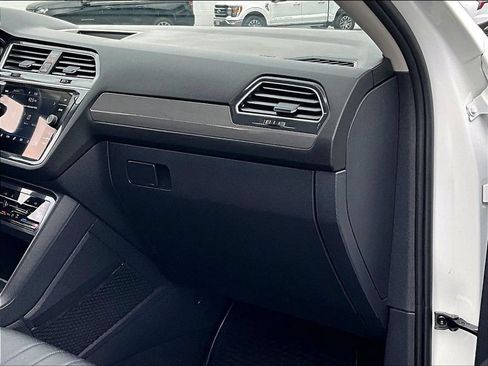 Used 2023 Volkswagen Tiguan SE AWD/4WD image 13