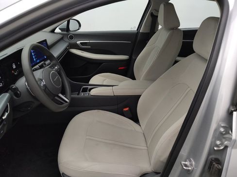 Used 2025 Hyundai Sonata SEL FWD image 17