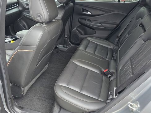 Used 2024 Buick Envista Avenir image 16