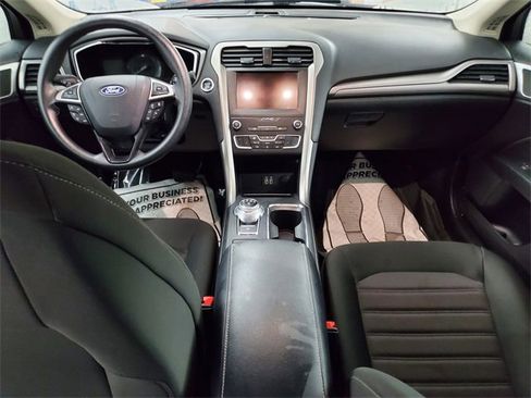 Used 2020 Ford Fusion SE image 6