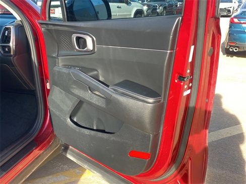 Used 2021 Kia Sorento S w/ Panoramic Sunroof Package image 9