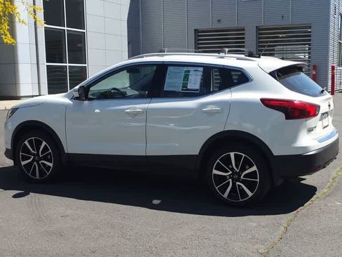 Used 2017 Nissan Rogue Sport SL AWD/4WD image 6