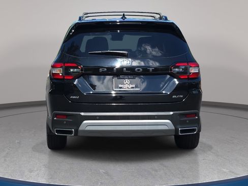 Used 2023 Honda Pilot Elite image 6