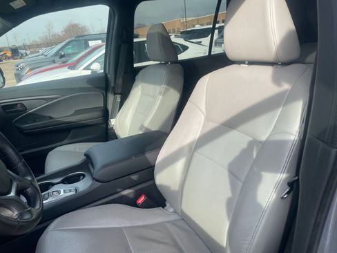 Used 2024 Honda Passport EX-L image 38