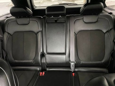 Used 2023 Jeep Grand Cherokee Altitude image 19