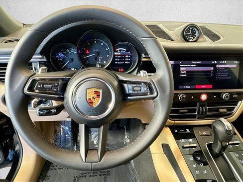 Used 2026 Porsche Macan AWD/4WD image 13