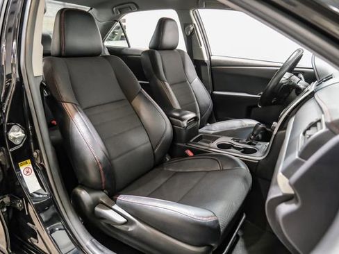 Used 2017 Toyota Camry SE image 39