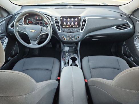 Used 2025 Chevrolet Malibu LT image 17