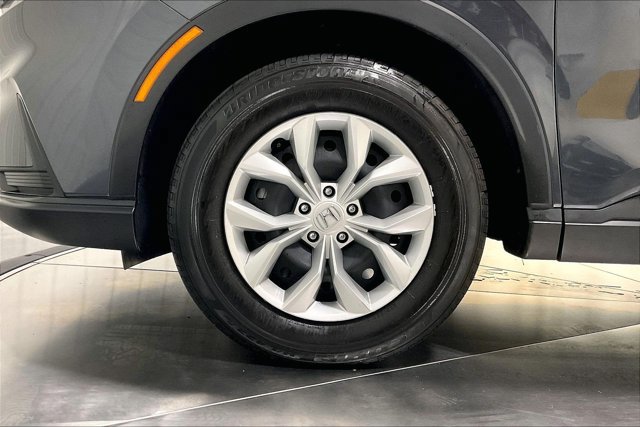 Used 2025 Honda CR-V LX image 9