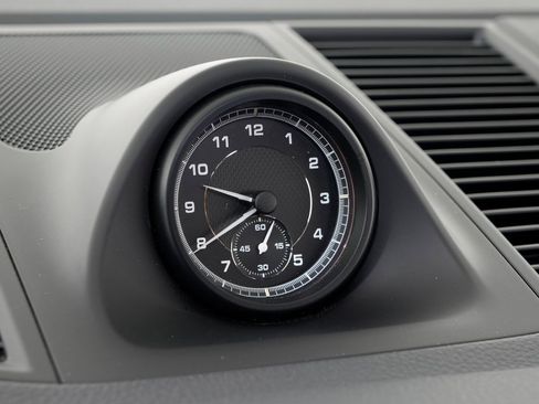 Used 2023 Porsche Macan Turbo image 24