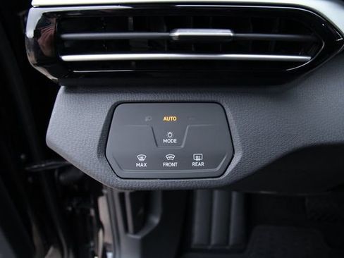 New 2025 Volkswagen ID.4 Pro image 15