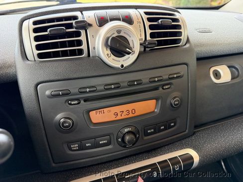 Used 2009 smart fortwo pure image 39