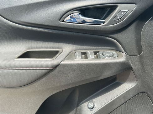 Used 2023 Chevrolet Equinox RS FWD image 9