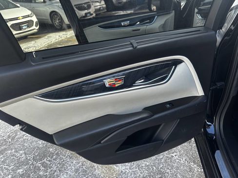 Used 2013 Cadillac XTS Platinum image 12