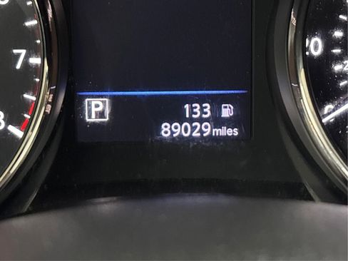 Used 2019 Nissan Rogue S image 44