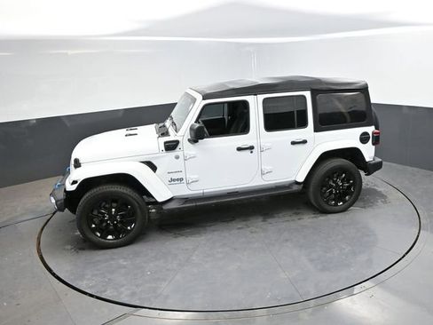 Used 2023 Jeep Wrangler Unlimited Sahara w/ Cold Weather Group AWD/4WD image 43