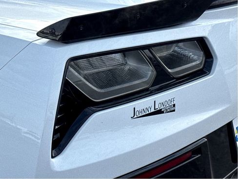 Used 2015 Chevrolet Corvette Z06 w/ 2LZ Preferred Equipment Group image 6