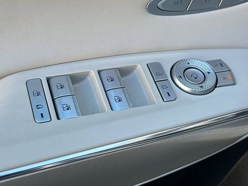 Used 2024 Genesis GV70 2.5T w/ Select Package image 12