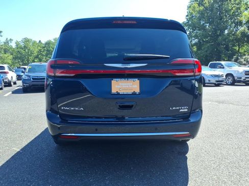 Certified 2024 Chrysler Pacifica Limited AWD/4WD image 21