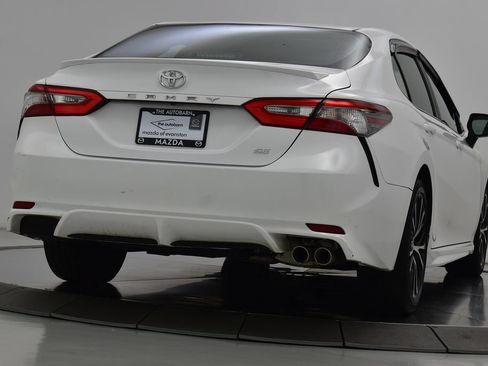 Used 2018 Toyota Camry SE FWD image 23
