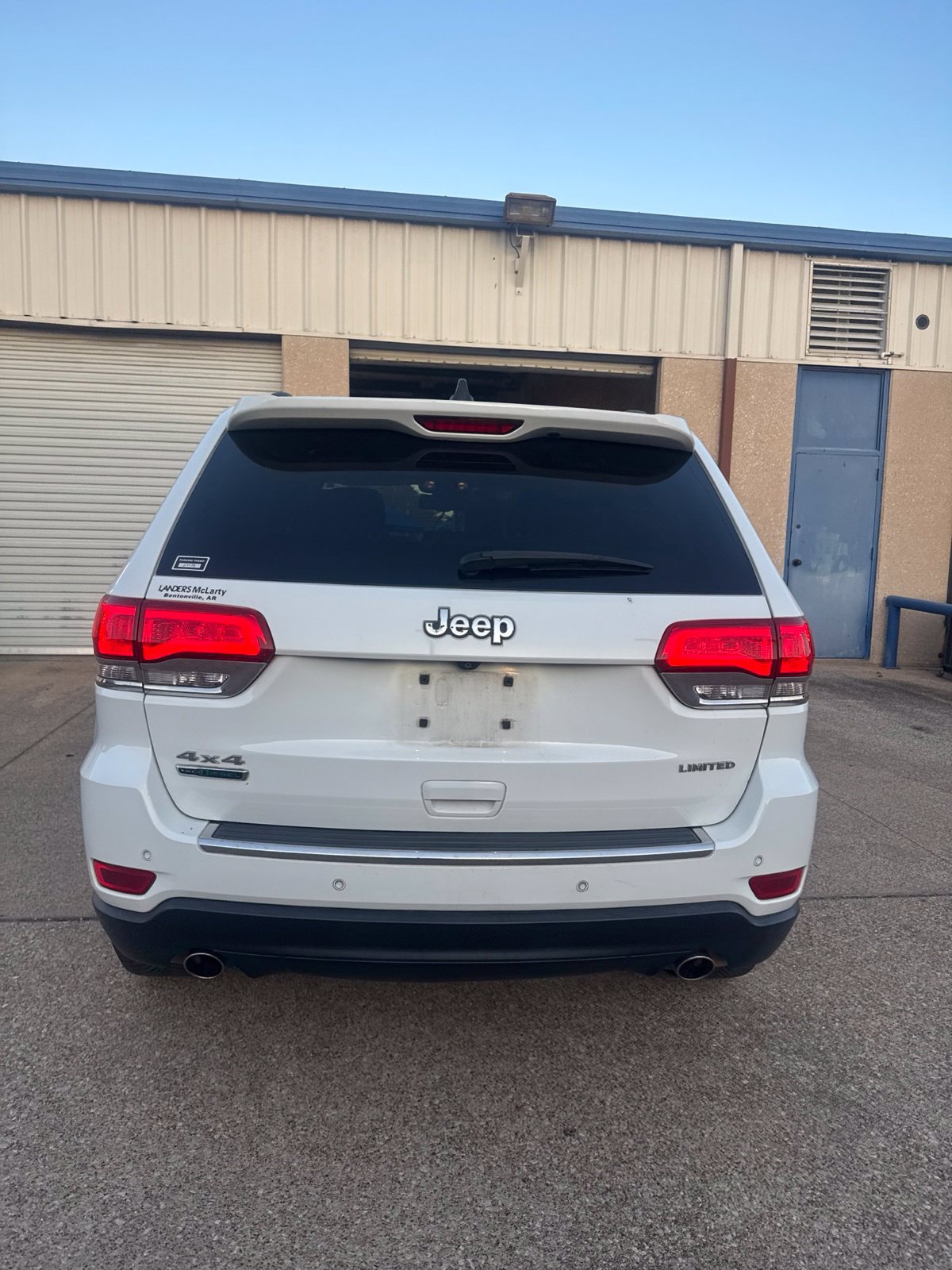 Used 2014 Jeep Grand Cherokee Limited w/ Luxury Group II AWD/4WD image 4