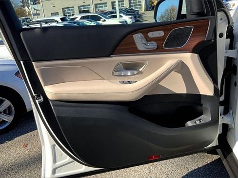 Used 2025 Mercedes-Benz GLE 350 4MATIC image 18