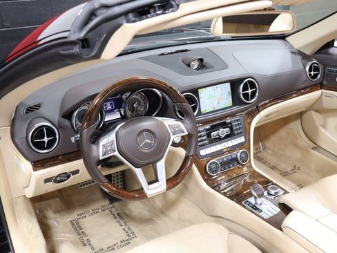 Used 2013 Mercedes-Benz SL 550 w/ Premium Pkg image 37