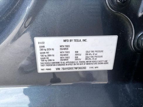 Used 2022 Tesla Model Y Long Range image 34