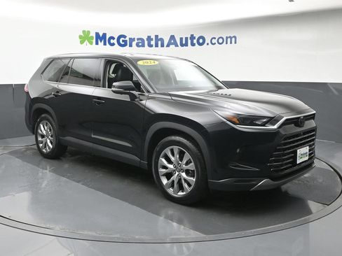 Used 2024 Toyota Grand Highlander AWD image 2