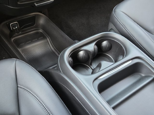 New 2027 Chrysler Pacifica Select FWD image 16