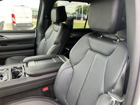 New 2026 Jeep Grand Wagoneer Limited AWD/4WD image 12