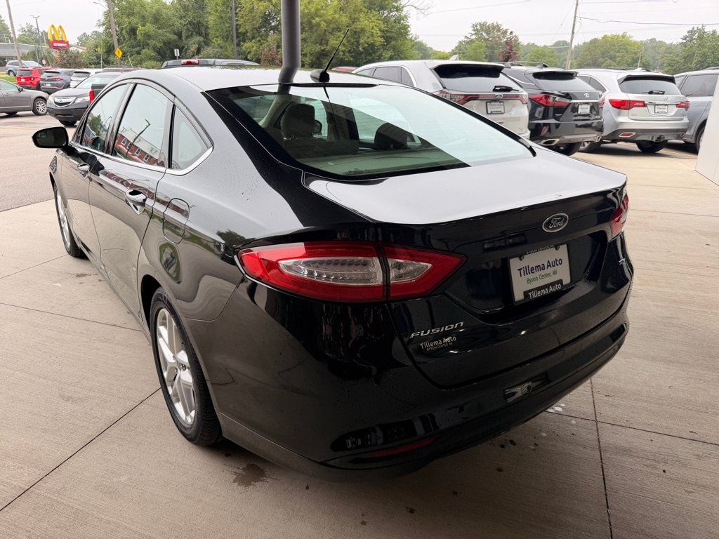 Used 2013 Ford Fusion SE FWD image 5