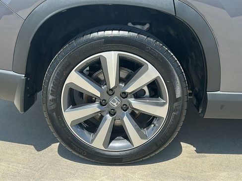 Used 2025 Honda Pilot Touring image 17