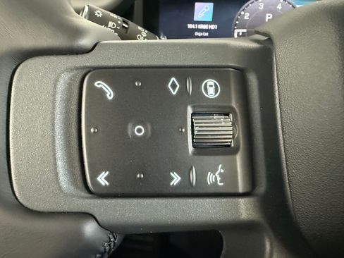 New 2026 Land Rover Defender 110 X-Dynamic SE AWD/4WD image 16