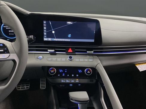 New 2025 Hyundai Elantra SEL image 7