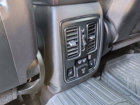 Used 2017 Jeep Grand Cherokee Trailhawk AWD/4WD image 34
